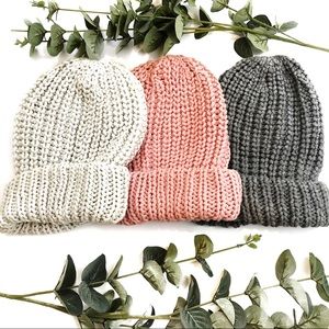 AMERICAN EAGLE | Set Of 3 Thick Knit Toboggans